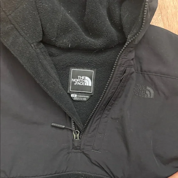 The North Face Black Hooded Fleece Jacket - Picture 2 of 5